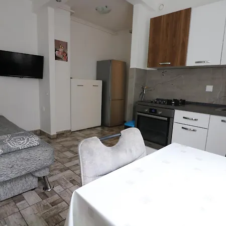 Mar-ivo Apartment *