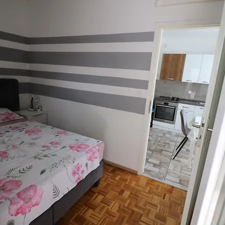 Mar-ivo Apartment